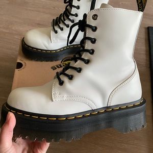 Dr. Martens Jadon Platform 8-eye boot